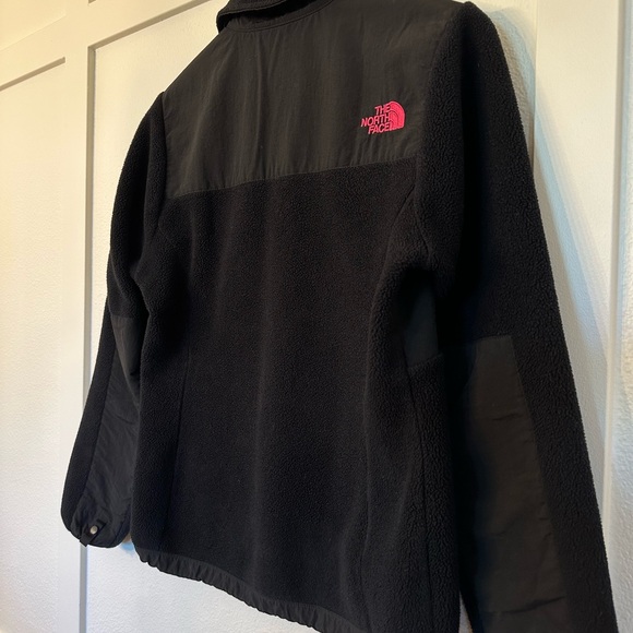 The North Face Women’s Denali Jacket Size Small - Picture 2 of 10